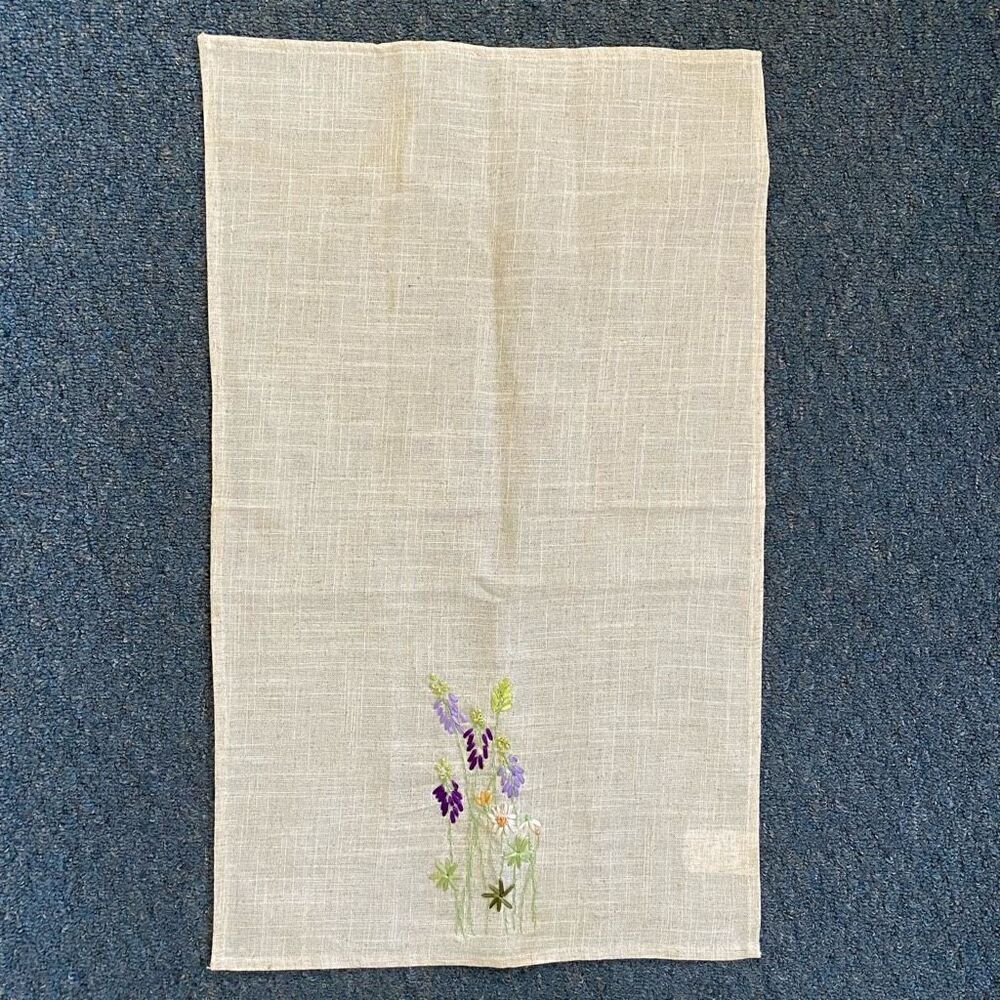 Embroidered floral table runner 28”x17” brand new